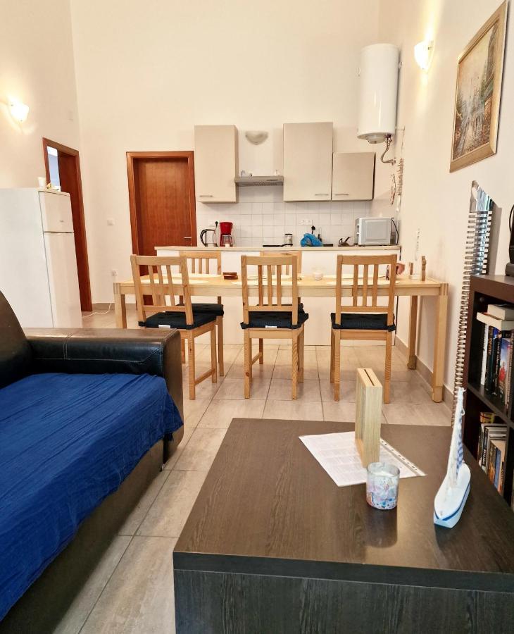 Blue Seagull - Seafront Holiday Home Novi Vinodolski Luaran gambar
